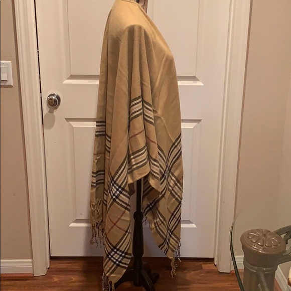 tan plaid open front Poncho - Picture 6 of 7